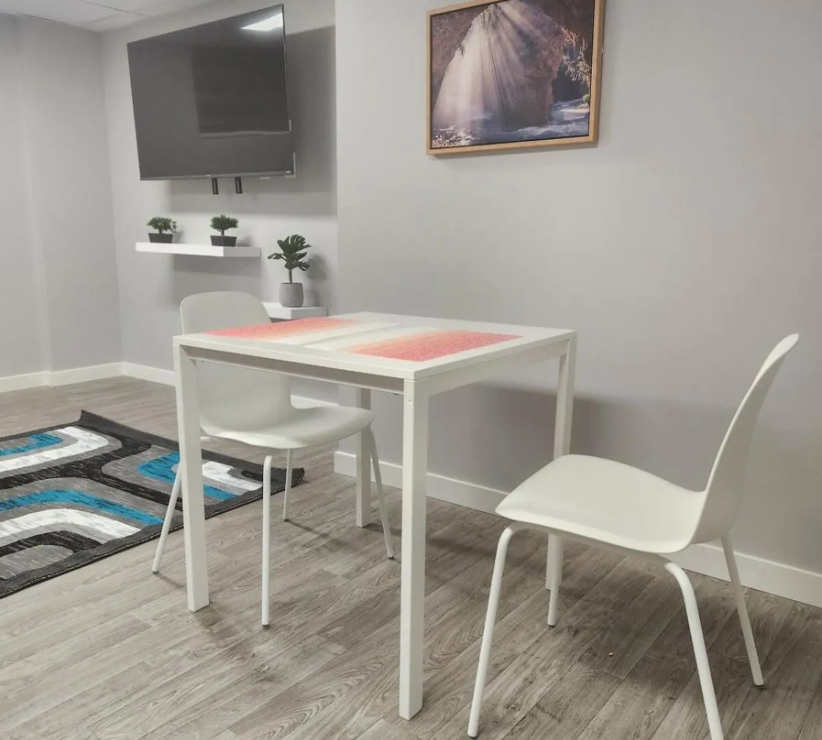 וויניפג Entire Basement Suite In Bonavista בית נופש