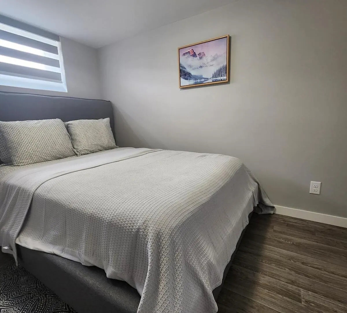וויניפג Entire Basement Suite In Bonavista 0*,  קנדה